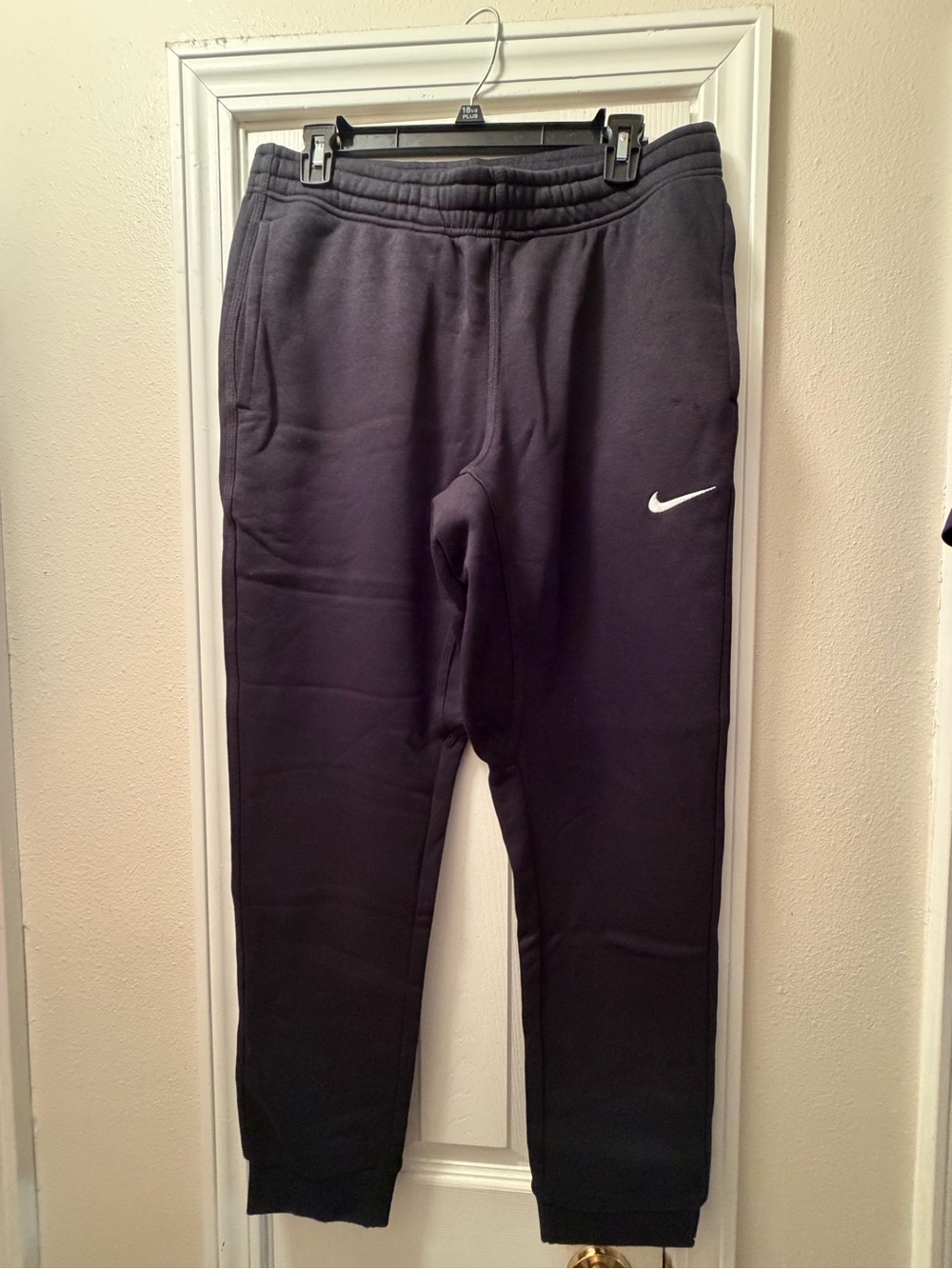 Men’s Black Nike Club Fleece Tapered Pants